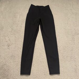 Lululemon Here to There High-Rise Pant
Black size 4